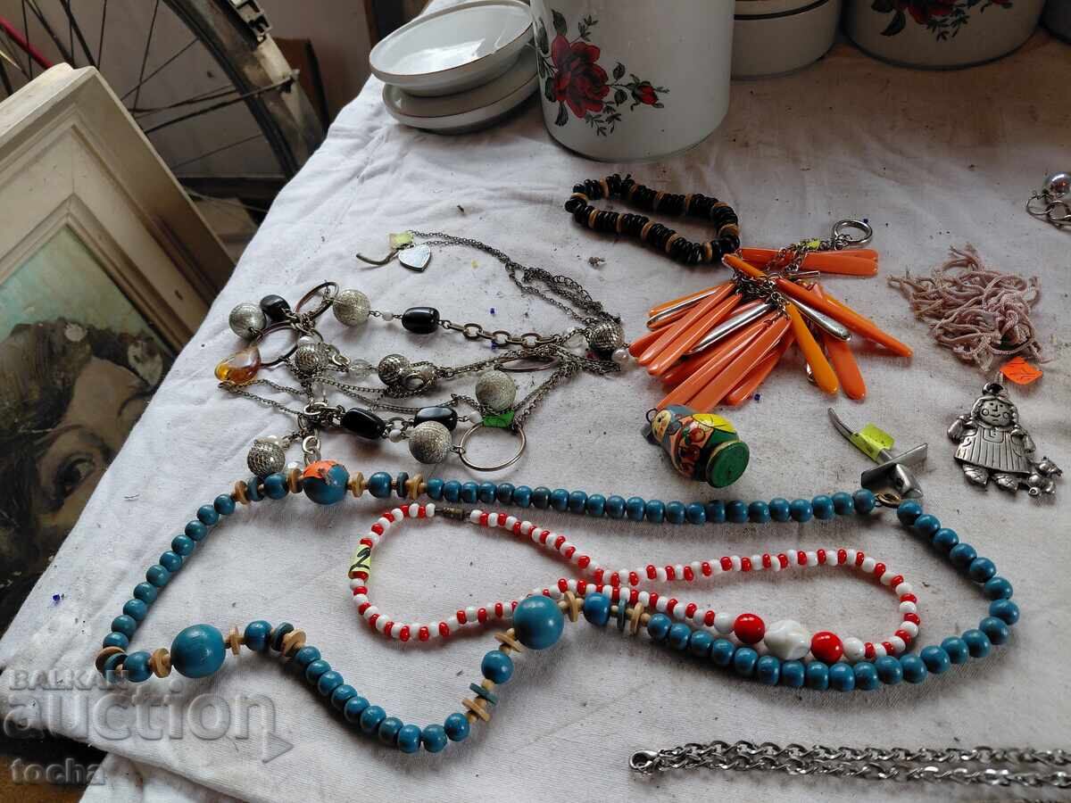 Bijuterii vechi, întregi și piese, lot patru cu preț € 0.01 | 0.02 BGN Bijuterii vechi, întregi și piese, lot patru cu preț € 0.01 | 0.02 BGN