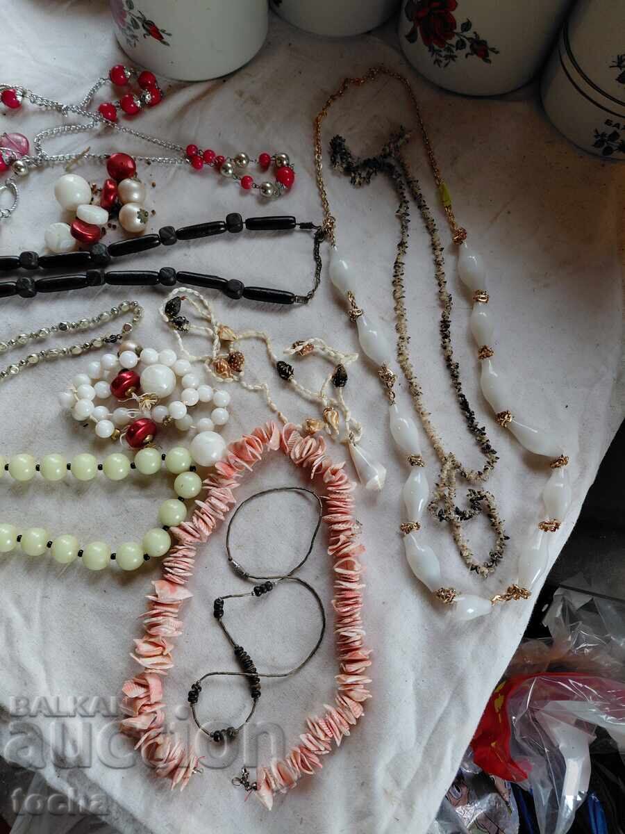 Παλιά κοσμήματα, ολόκληρα και μέρη, παρτίδα πέντε με τιμή € 2.01 | 3.93 BGN