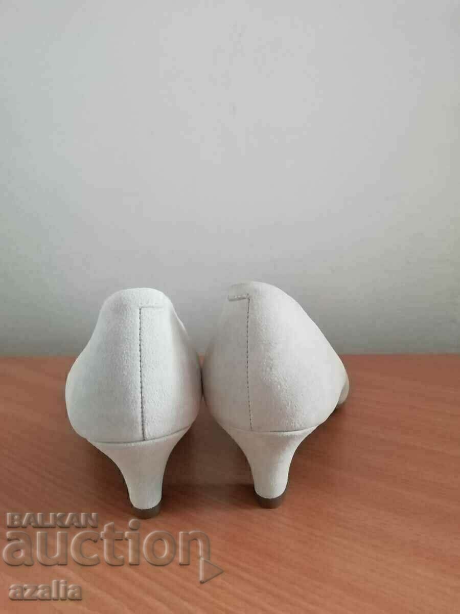 Licitație Pantofi cu toc din piele crem 5th Avenue pentru femei, mărimea 36