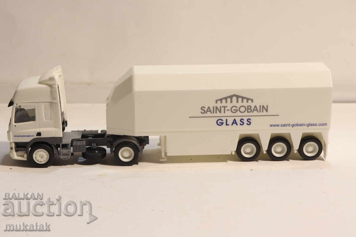 HERPA H0 1/87 DAF GLASS TRANSPORT TRUCK MODEL