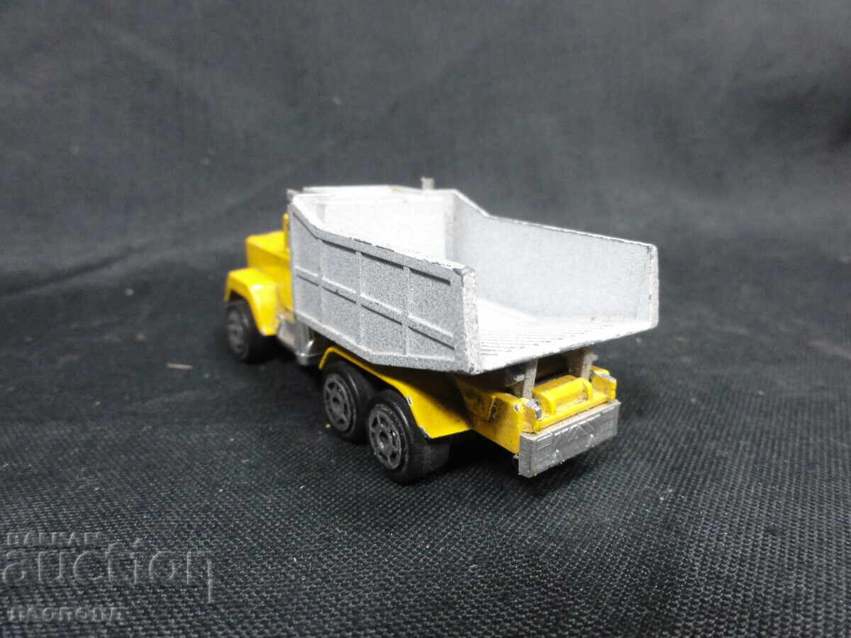 Licitație VECHI RETRO CAMIONETĂ MACK DUMP TRUCK MAJORETTE FRANȚA