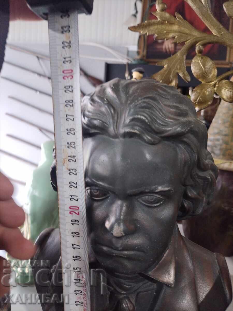 Bust mare de beton - 6