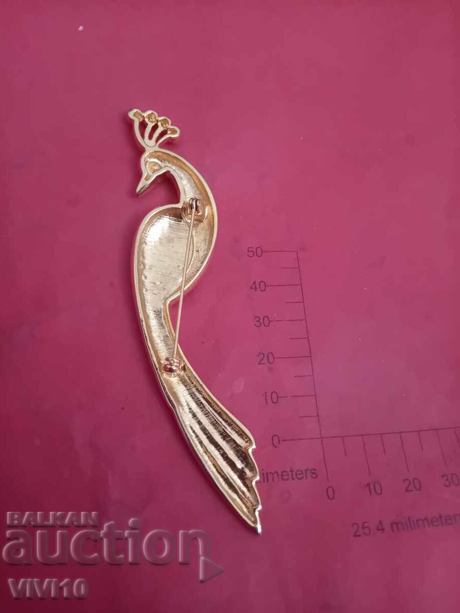 Broșă veche cu pietre, placată cu aur cu preț € 20.00 | 39.12 BGN