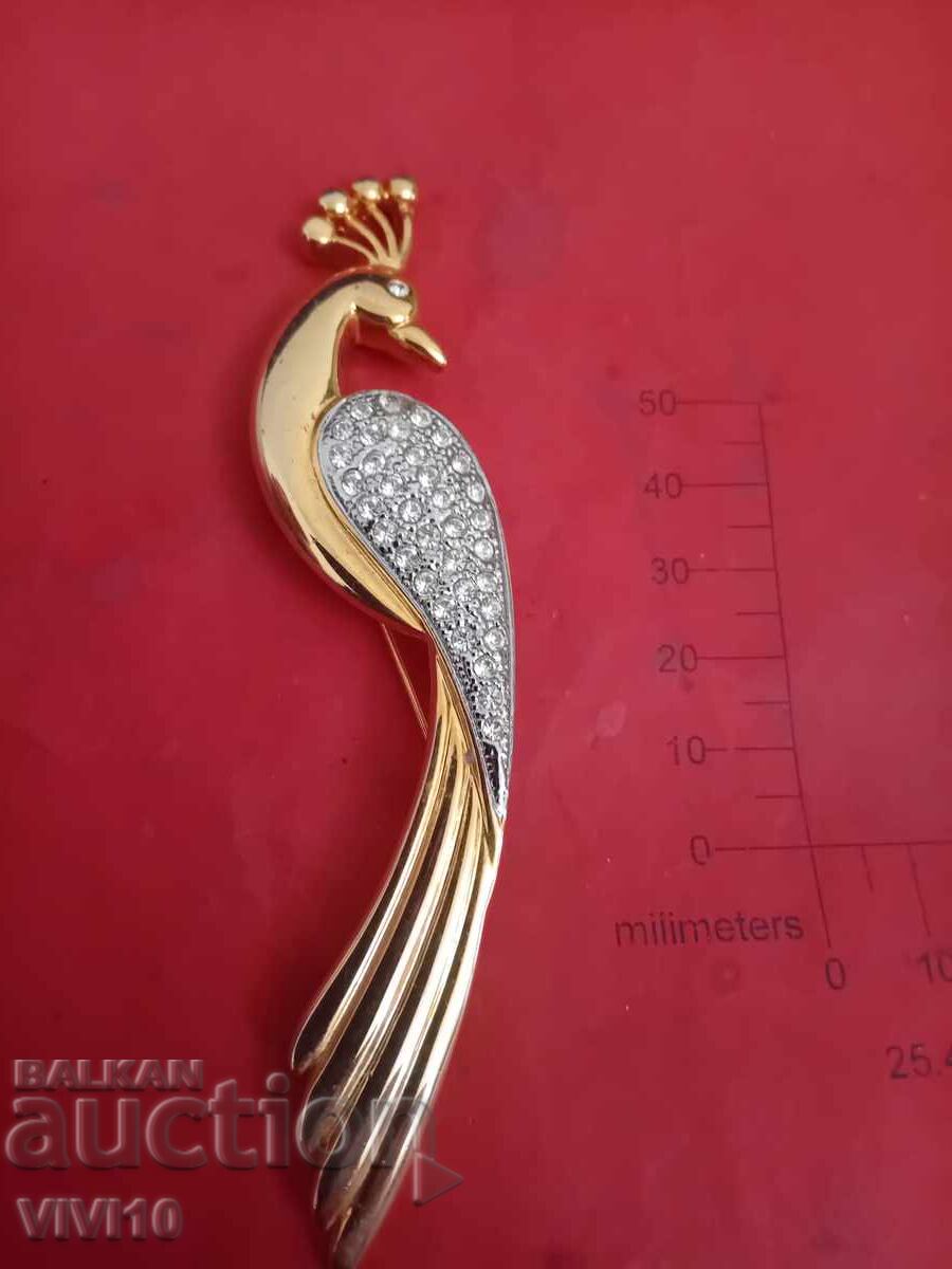 Broșă veche cu pietre, placată cu aur