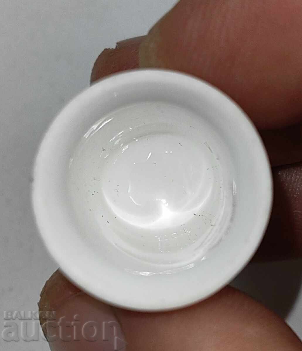 Licitație NAPRŬSTNIK OT PORTSELAN