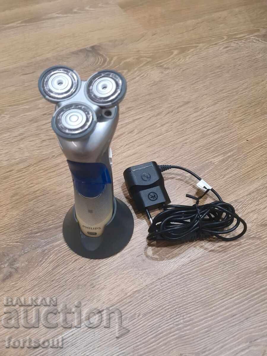 Aparat de ras electric Philips Norelco HS8420