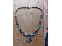 Stilată colieră cu pietre naturale