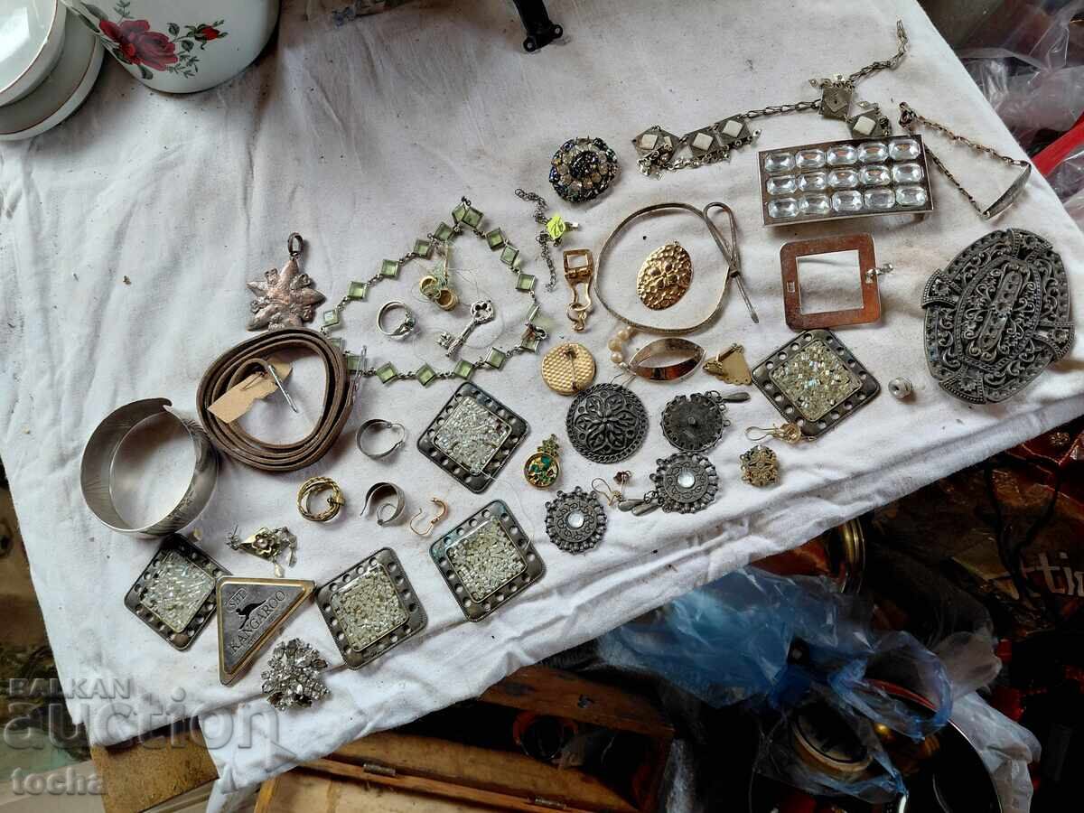 Vechi bijuterii, întregi și piese, lot paisprezece