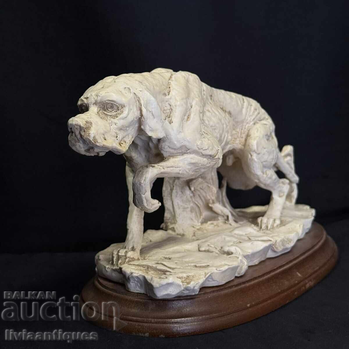 Декоративна скулптура на куче Декоративна скулптура на куче