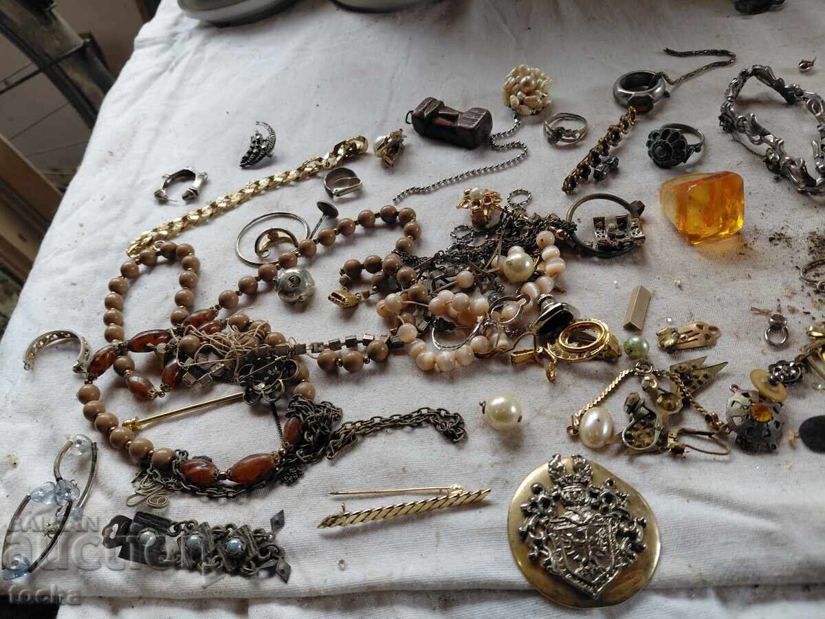 Licitație bijuterii vechi, întregi și piese, lot șaptesprezece