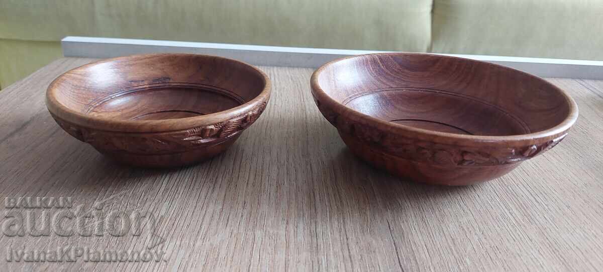 Sculpturi în lemn boluri pentru cunoscători