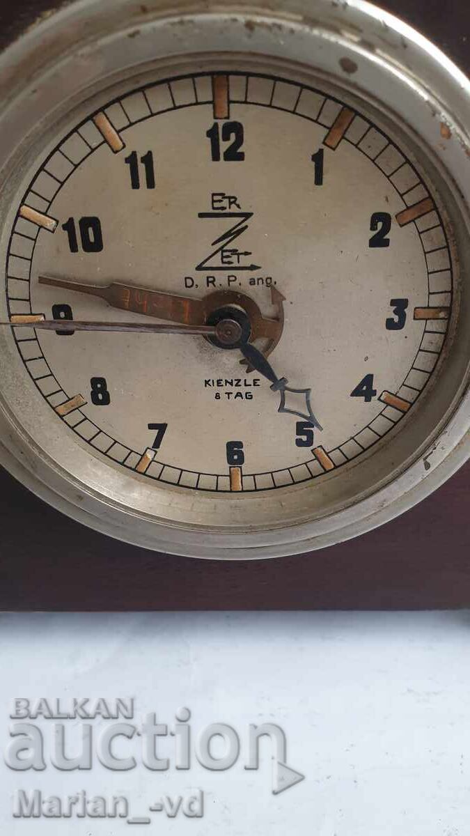 Ceas auto vechi Kienzle încorporat într-o cutie de birou cu preț € 150.00 | 293.37 BGN