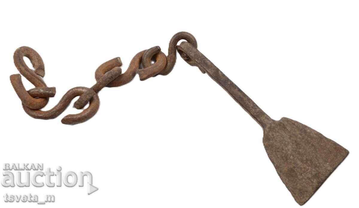 Antichă lopată cu lanț, fier forjat manual cu preț € 4.00 | 7.82 BGN