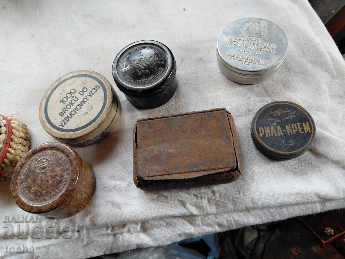 стари кутии , лот едно с цена € 1.50 | 2.93 лв.