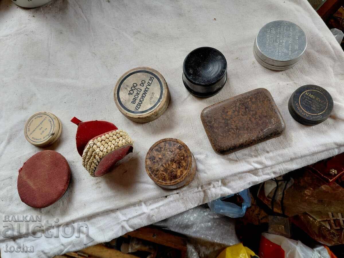 Доставка на стари кутии , лот едно