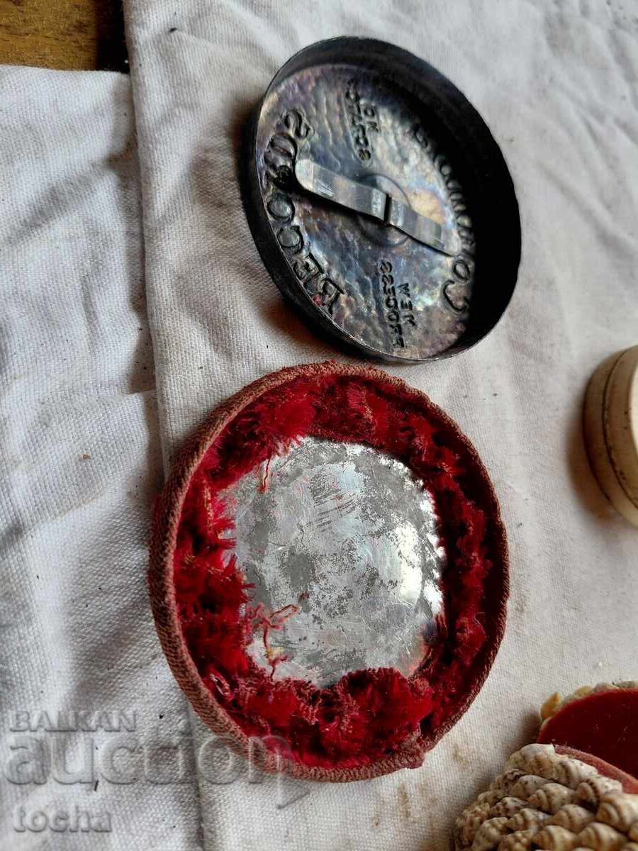 стари кутии , лот едно - 7