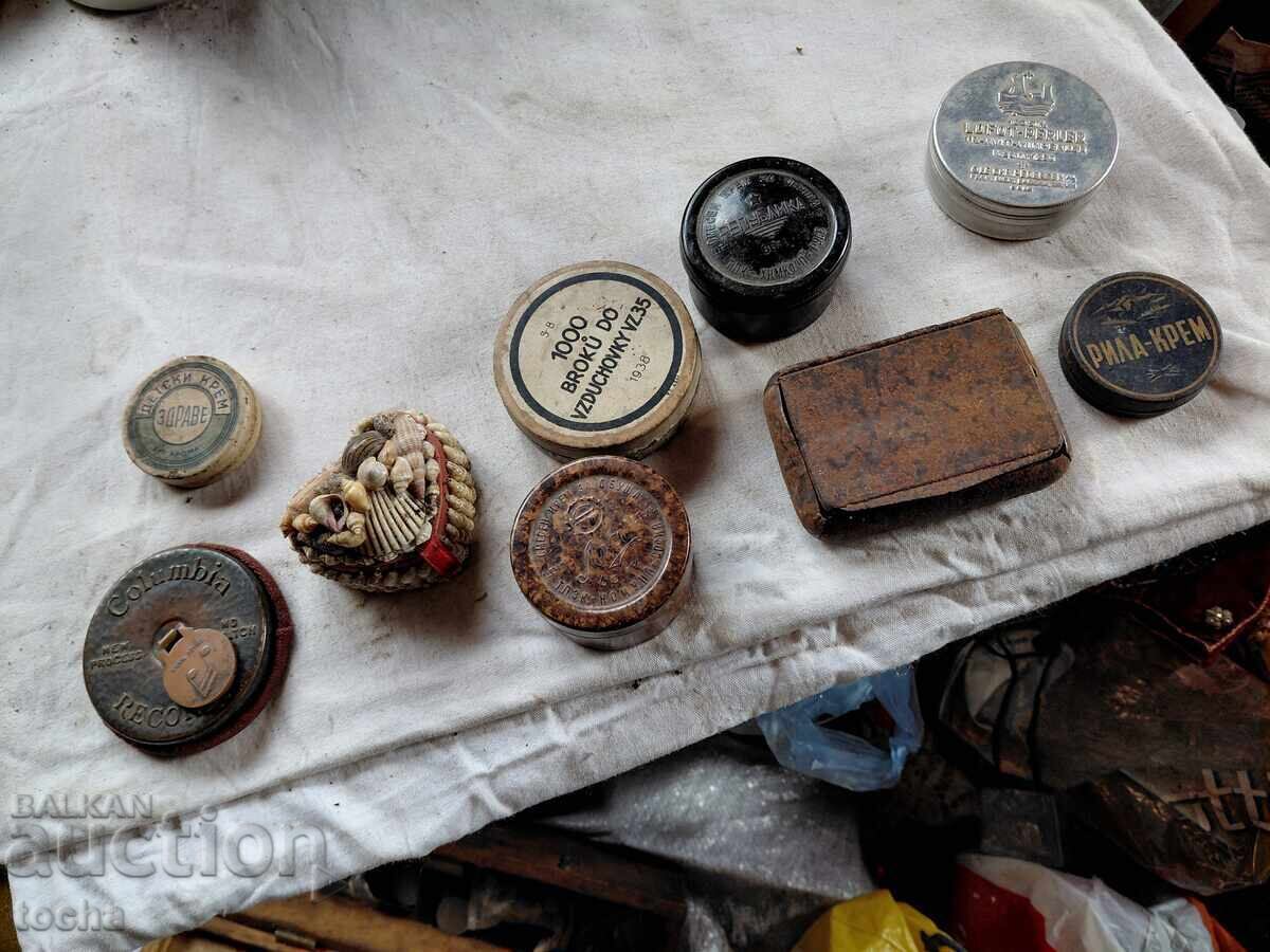 стари кутии , лот едно