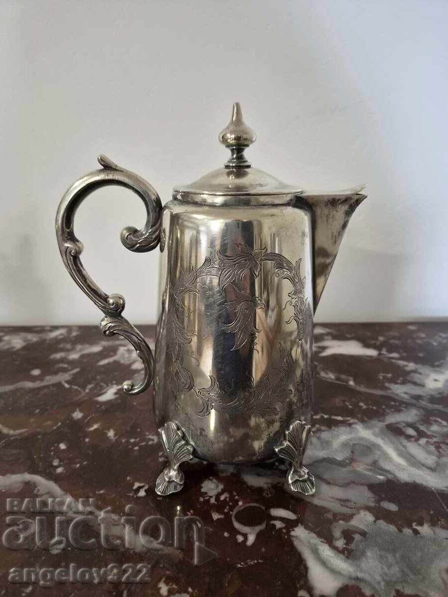 Посребрен метален чайник!!!