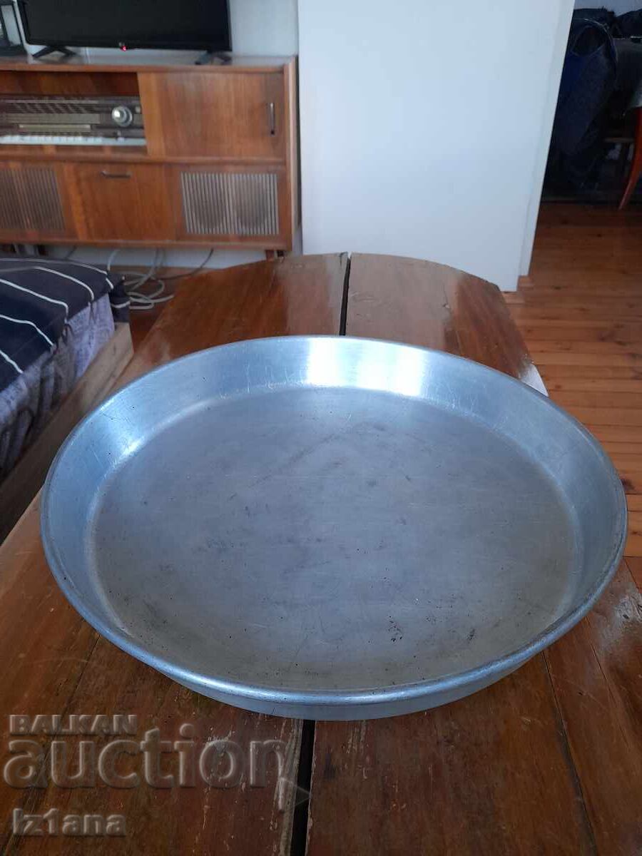 Tavă veche din aluminiu, caserolă cu preț € 32.00 | 62.59 BGN