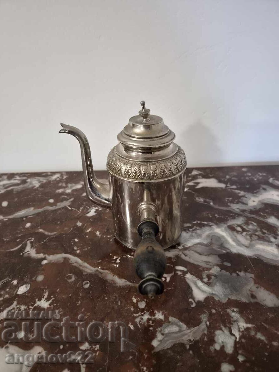 Доставка на Посребрен метален чайник!!!