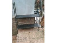 Veche etajeră din perioada socialistă