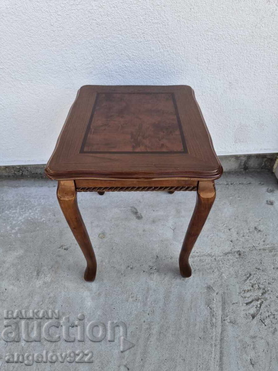 Δημοπρασία Όμορφη vintage τραπεζάκι μασίφ!!!
