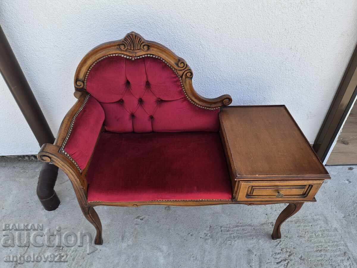 Όμορφο vintage τηλέφωνο πάγκος μασίφ!!! με τιμή € 1.50 | 2.93 BGN