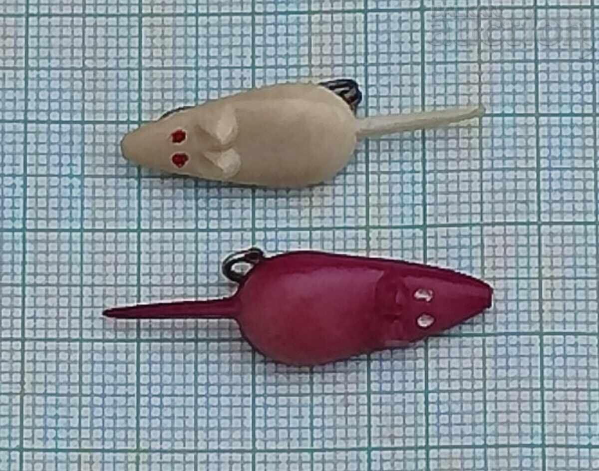 Broșă Mărțișor Vechi 2 Bucăți cu preț € 1.50 | 2.93 BGN Broșă Mărțișor Vechi 2 Bucăți cu preț € 1.50 | 2.93 BGN