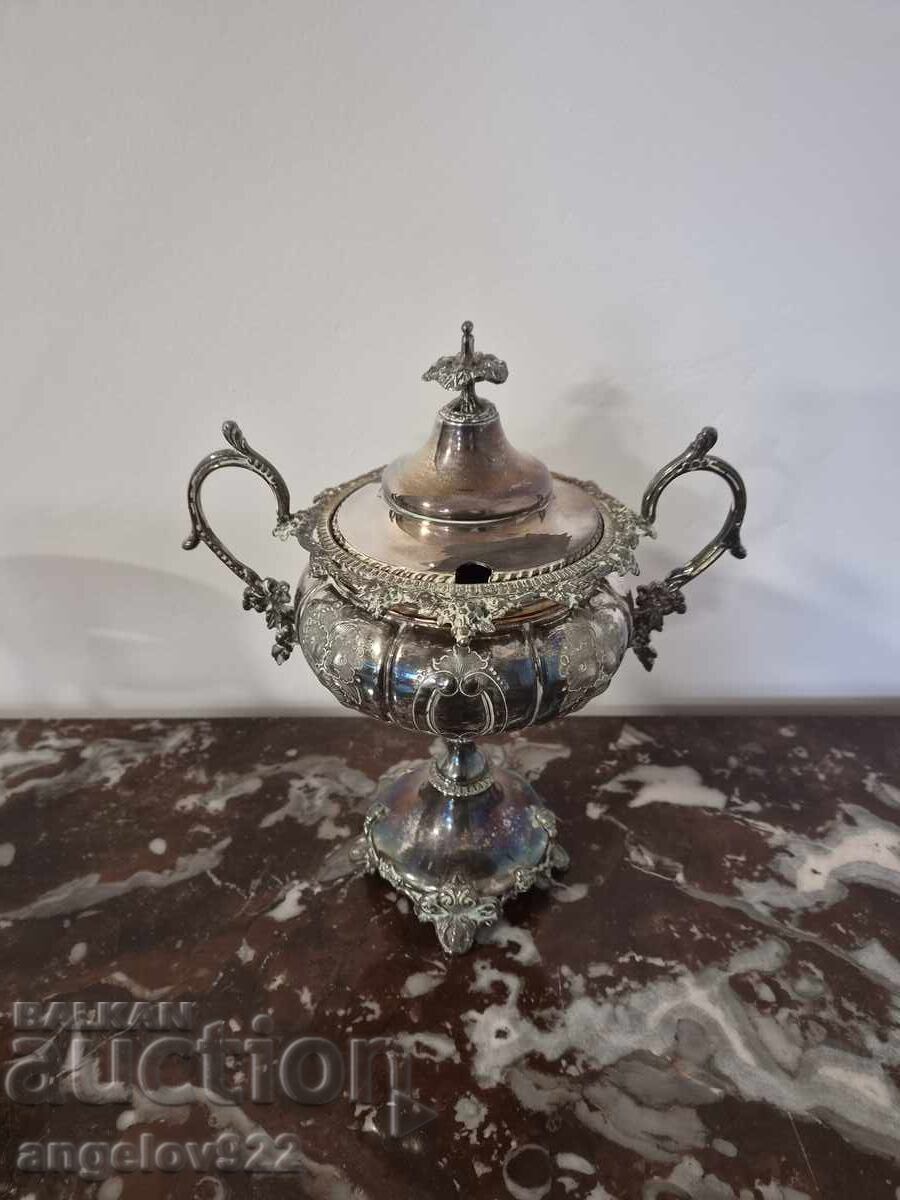 Ladă frigorifică metalică vintage!!! cu preț € 24.00 | 46.94 BGN