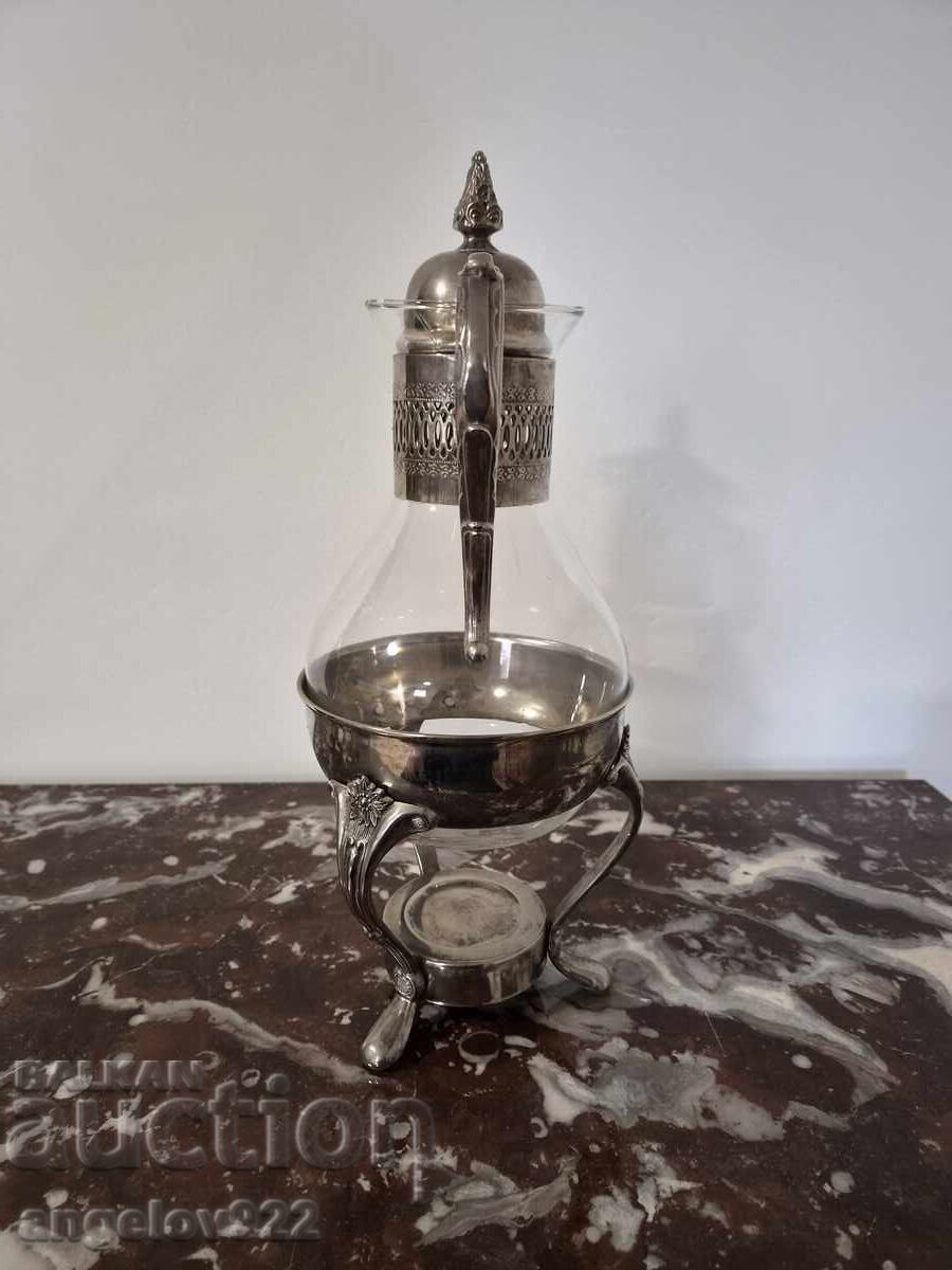 Livrarea Sticlă de vin vintage cu accesorii metalice!!!