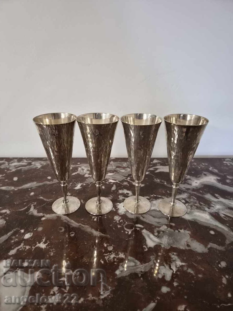 Cupa de vin metalice placate cu argint!!! Cupa de vin metalice placate cu argint!!!