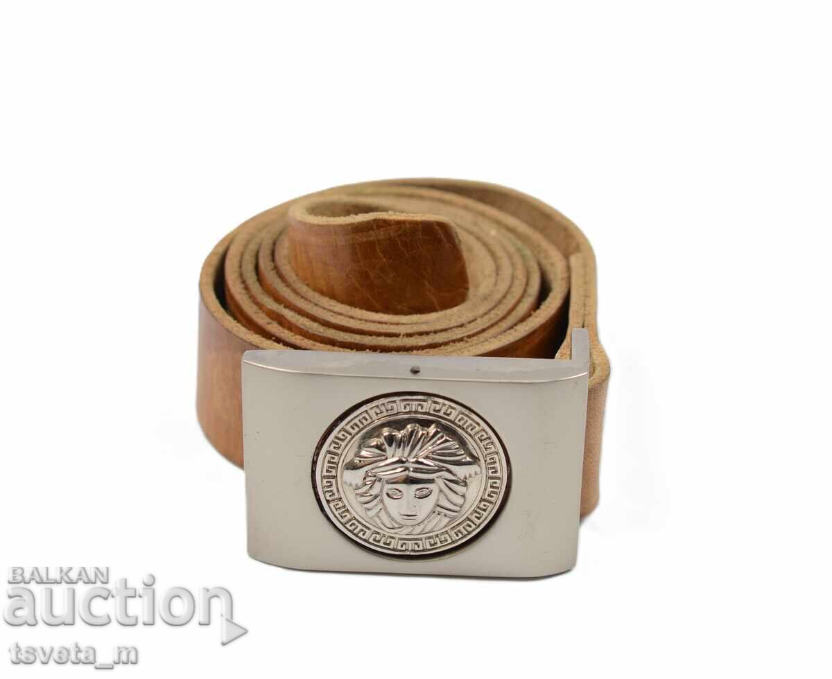 Κάθε ζώνη με αγκράφα με περιστρεφόμενο κέντρο Medusa Versace με τιμή € 5.00 | 9.78 BGN