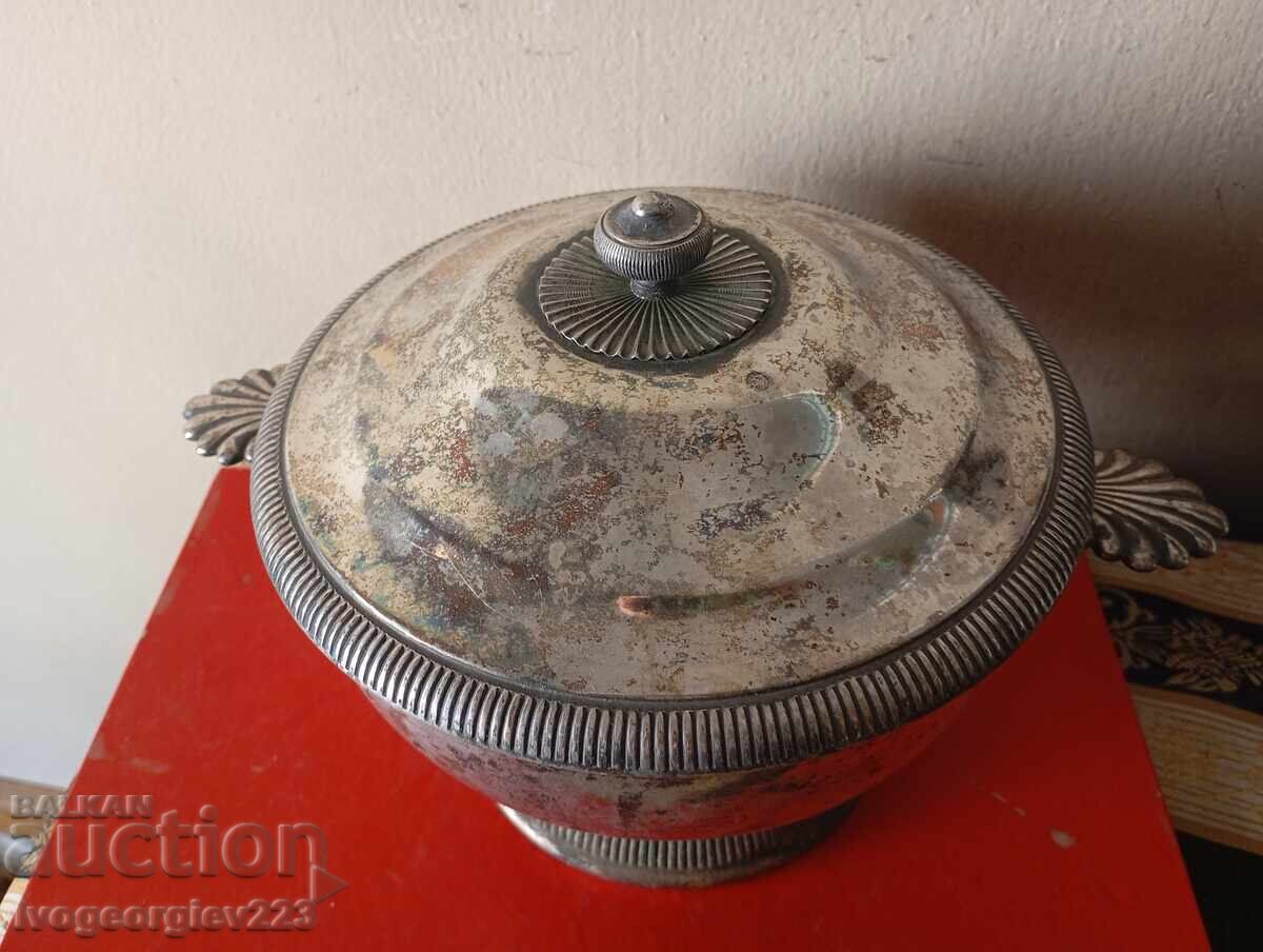 Επάργυρο μπολ, φρουτιέρα με καπάκι σε στυλ αρ ντεκό με τιμή € 19.00 | 37.16 BGN