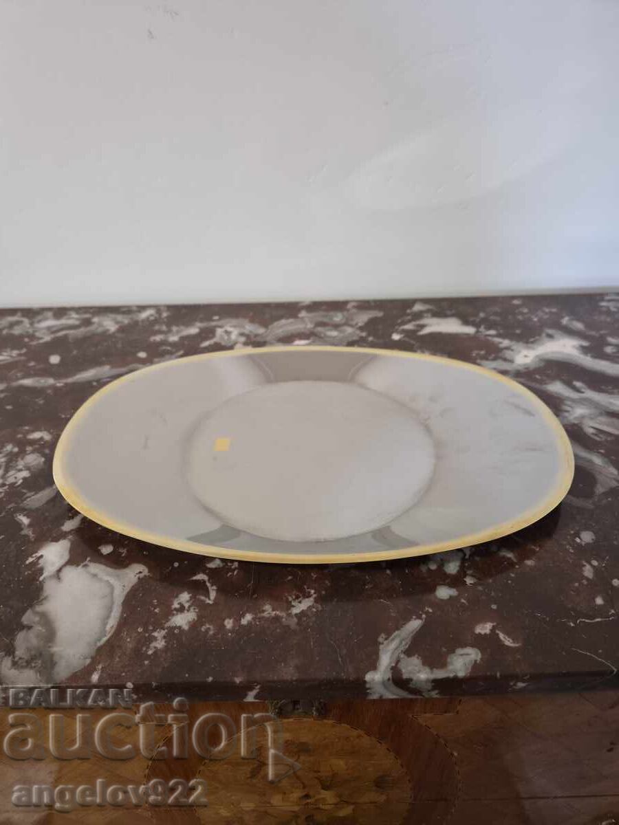 Auction Metal tray with 24 carat gold plating on the edges!!! Auction Metal tray with 24 carat gold plating on the edges!!!