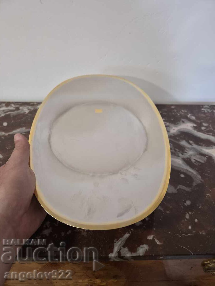 Metal tray with 24 carat gold plating on the edges!!! Metal tray with 24 carat gold plating on the edges!!!