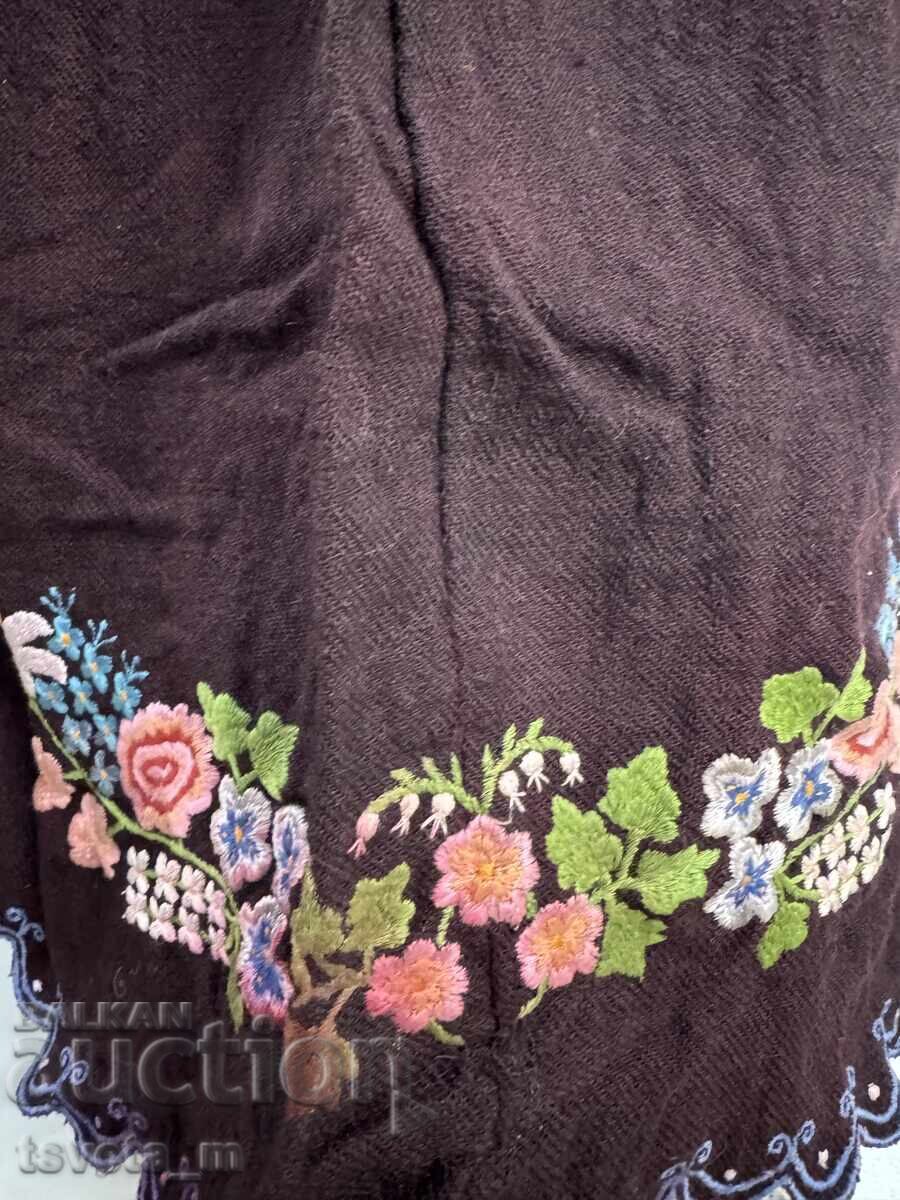 Prestilka damska vŭlnena s broderiya narodna nosiya - 5