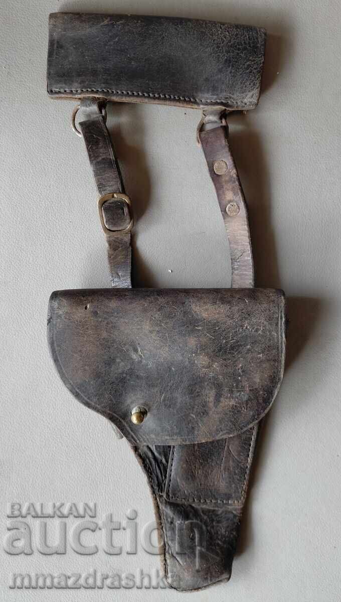 Много стар кобур Много стар кобур