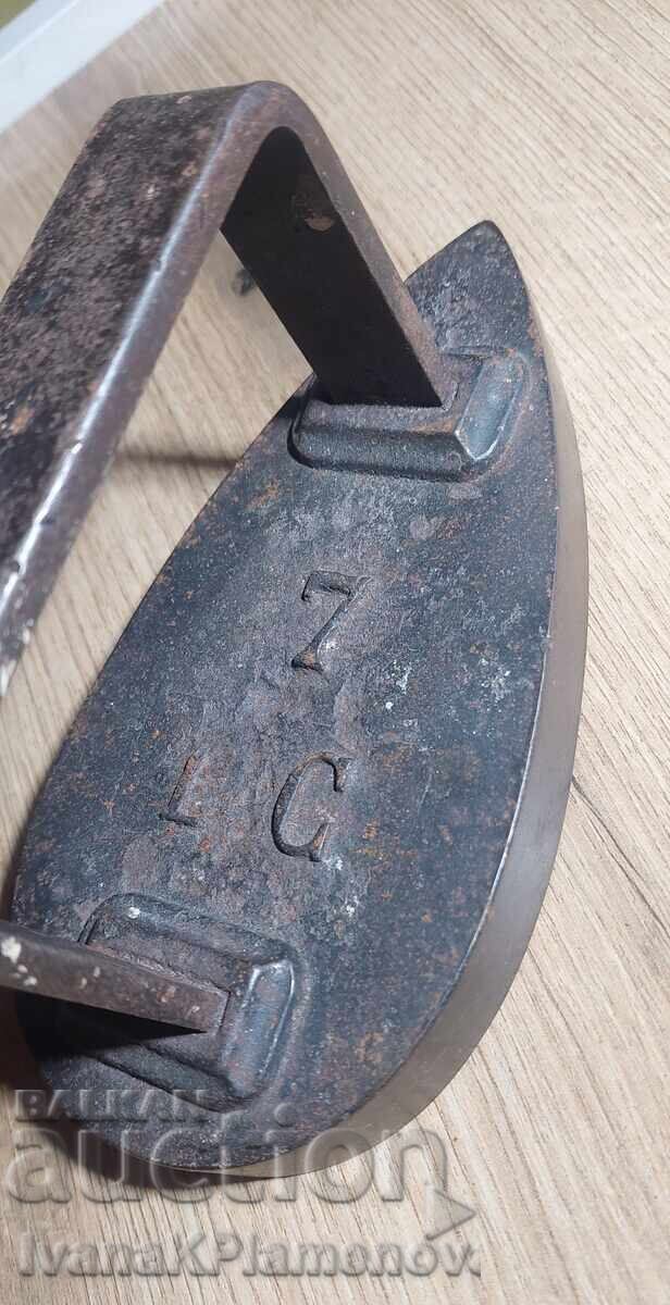 Retro iron for collectors with price € 16.00 | 31.29 BGN