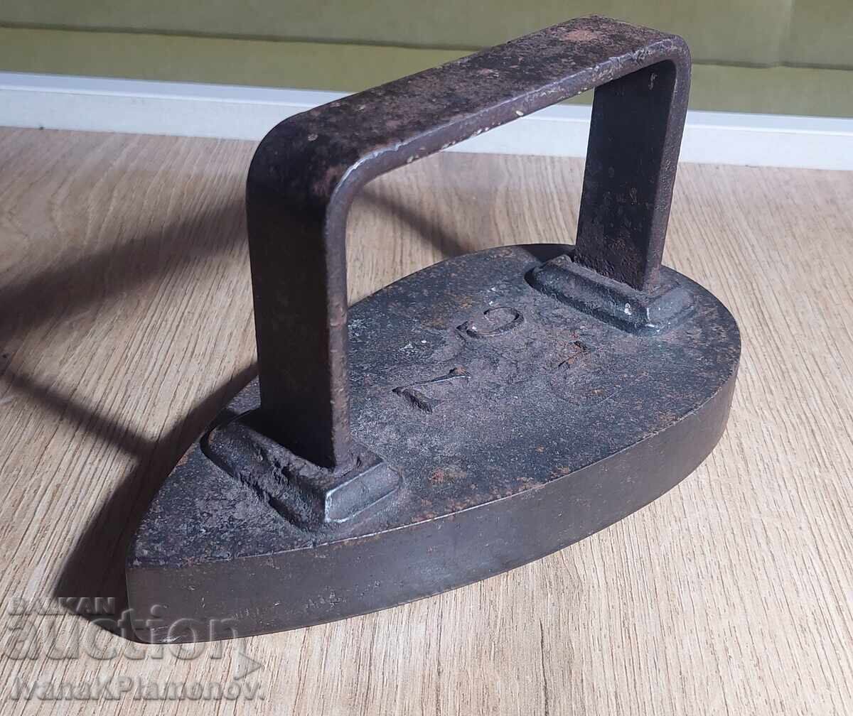 Fier de călcat retro pentru colecționari - 5 Fier de călcat retro pentru colecționari - 5