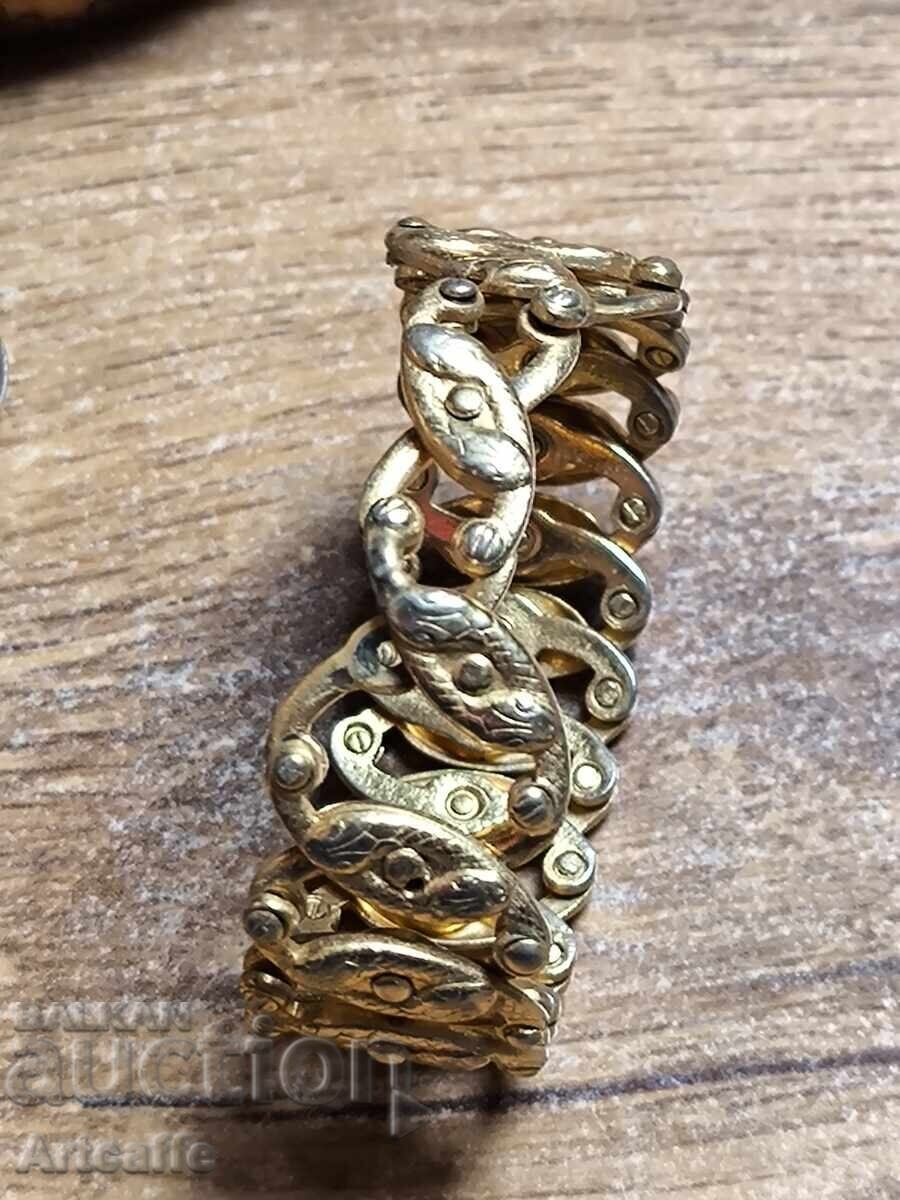 Livrarea Cutie vintage din lemn decorată manual și bijuterii