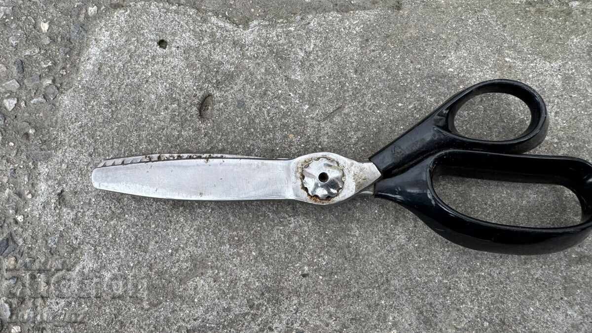 FOARFECE CREȚE URSS MARCATĂ CĂLITĂ ALBASTRU TAIE bzc cu preț € 2.50 | 4.89 BGN FOARFECE CREȚE URSS MARCATĂ CĂLITĂ ALBASTRU TAIE bzc cu preț € 2.50 | 4.89 BGN