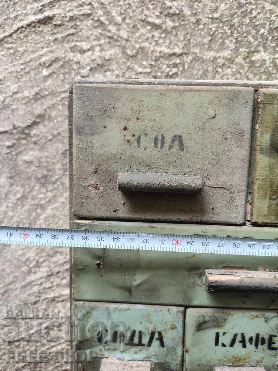 Старо шкафче за подправки с цена € 15.00 | 29.34 лв.