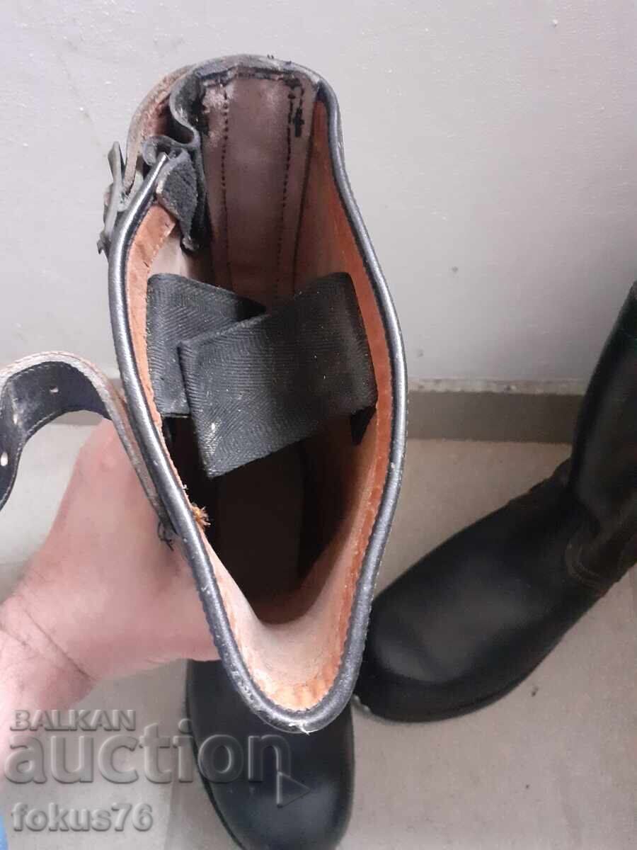 Δημοπρασία Παλιά γερμανικά στρατιωτικά δερμάτινα αρβύλες στολή Γερμανία