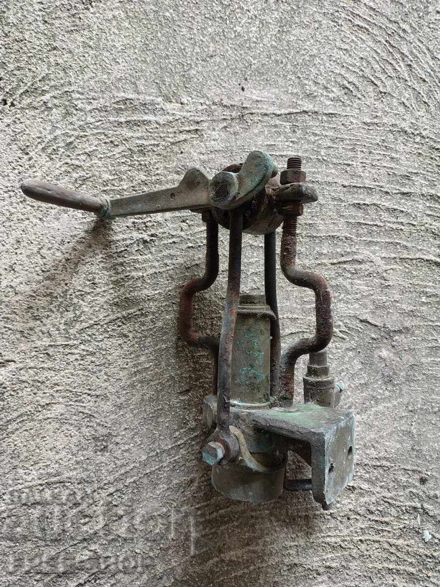 Δημοπρασία Μασίφ (4/5 κιλά) ορειχάλκινη κεφαλή για σφράγιση μπουκαλιών