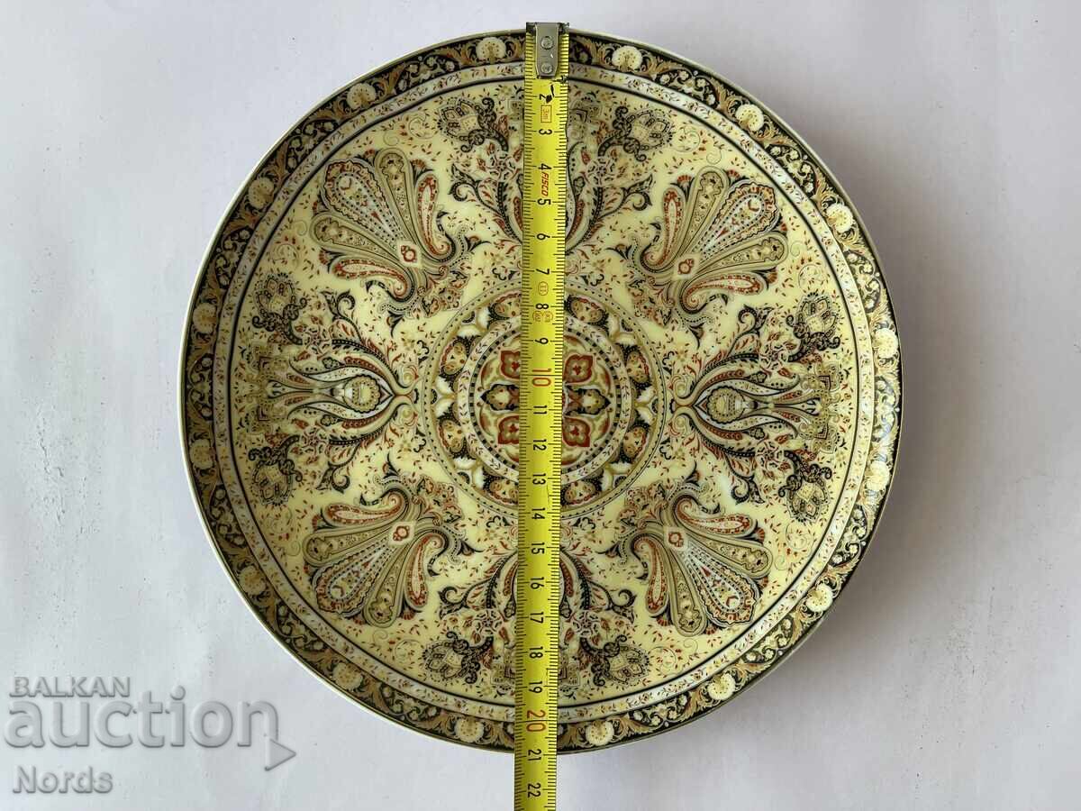 Красива порцеланова чиния с маркировка - 6 Красива порцеланова чиния с маркировка - 6