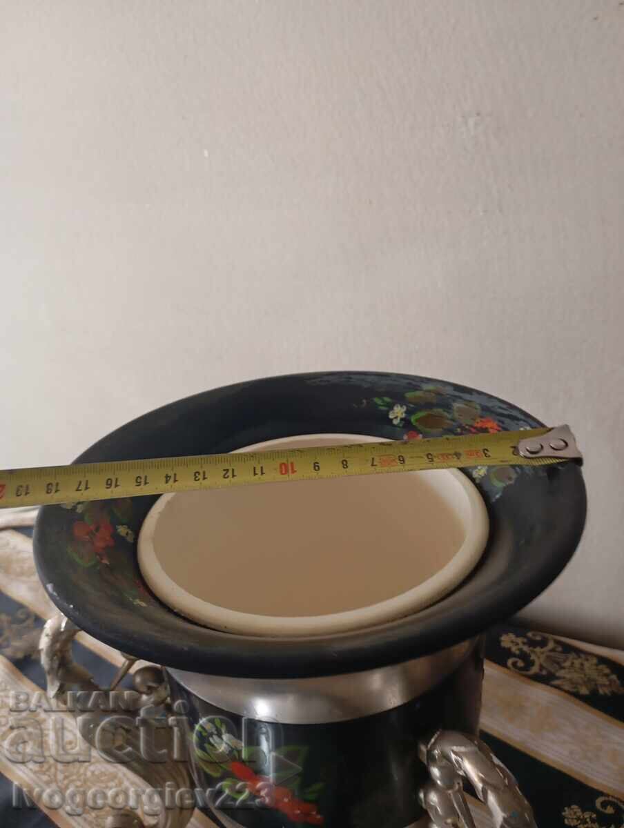 Auction  Ice maker, ice bin