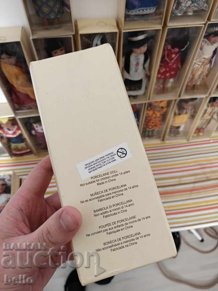 25 de păpuși din porțelan, Păpușile lumii DeAgostini - 5