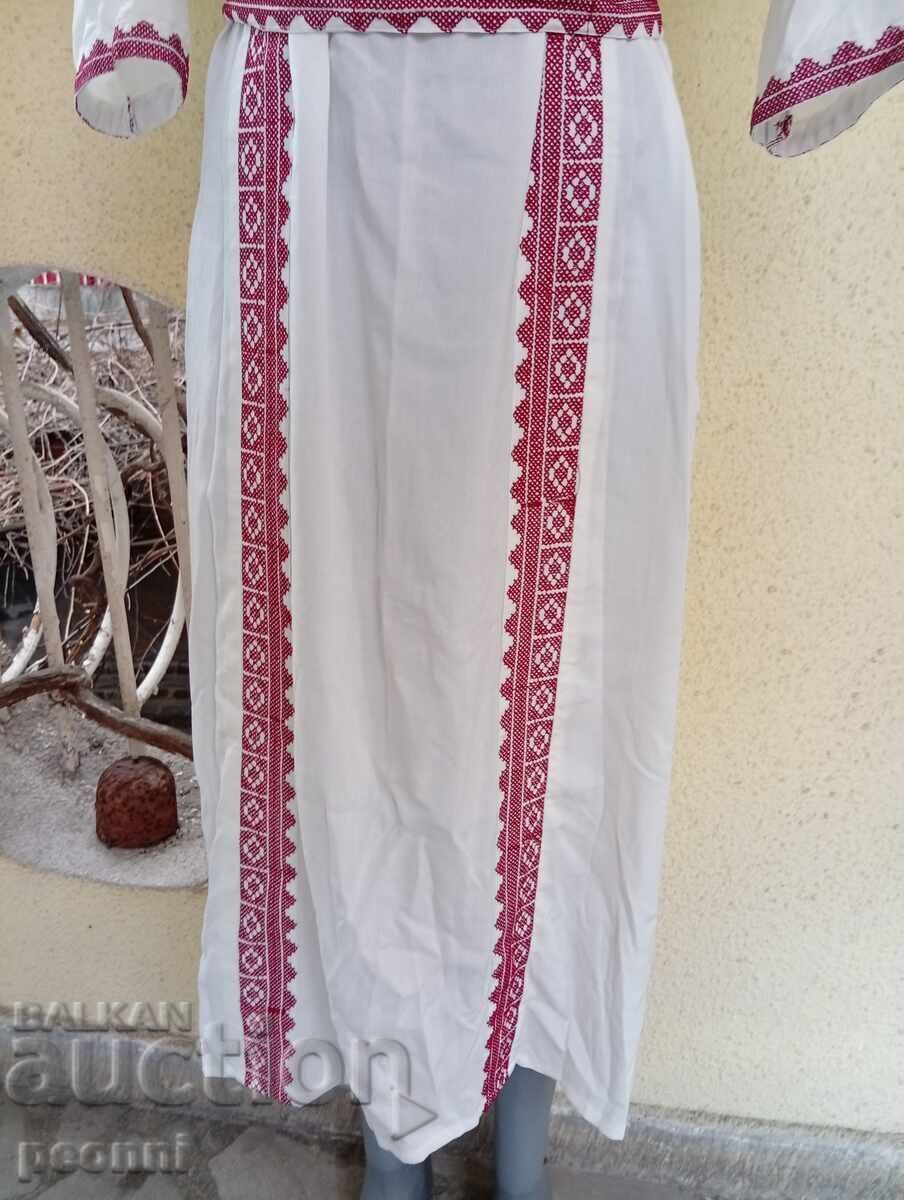 Licitație Cămașă etnofrafică Licitație Cămașă etnofrafică