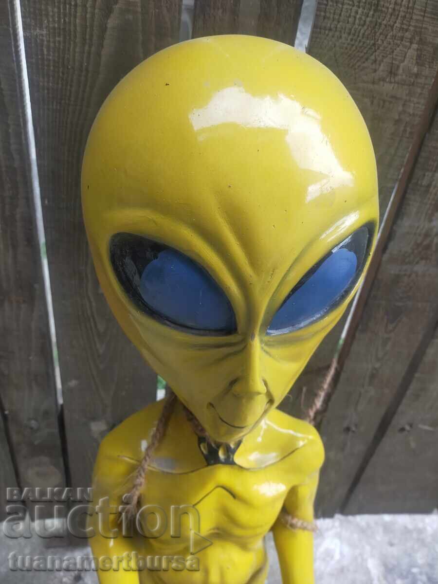Alien with price € 60.00 | 117.35 BGN