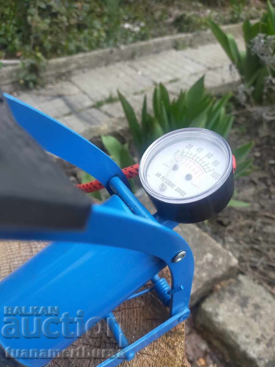 Livrarea pompă